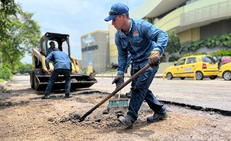 Cuadrillas de rehabilitación vial no paran: así avanzan los trabajos en Neiva