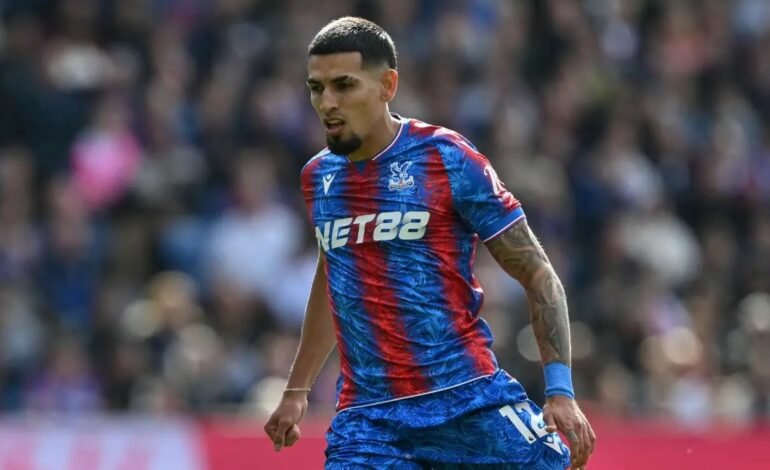 Crystal Palace apuesta al futuro y renueva al colombiano Daniel Muñoz hasta 2028