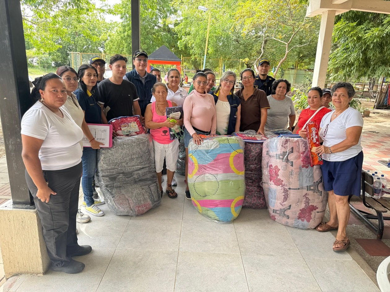 Alcaldía de Neiva acompañó retorno de damnificados y continúa entrega de ayudas humanitarias