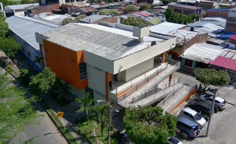Alcalde Casagua entrega infraestructura cultural renovada para niños y jóvenes de la comuna 9