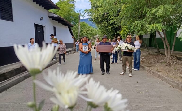 Un camino de 24 años termina en casa: familia huilense despide a Humberto Salazar